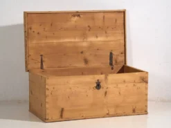 Malle ancienne en bois massif (c.1920)