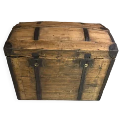 Malle ancienne en bois rénovée – coffre de rangement / déco vintage
