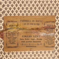 Malle ancienne en chêne teinté noyer et fer, Italie, XIXe siècle