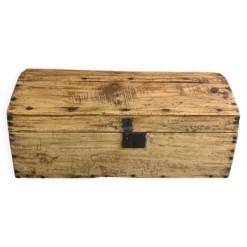 Malle ancienne rénovée en bois