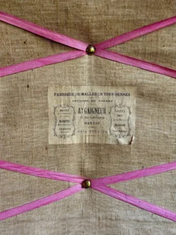 Malle Ate Gaigneur en osier, toile enduite et cuir chiffrée JG