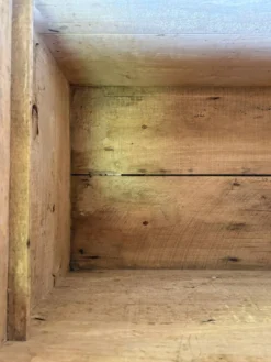 Malle bombée ancienne en bois