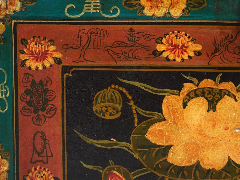 Malle chinoise ancienne de couleur foncée avec des motifs floraux (c.1900) #2