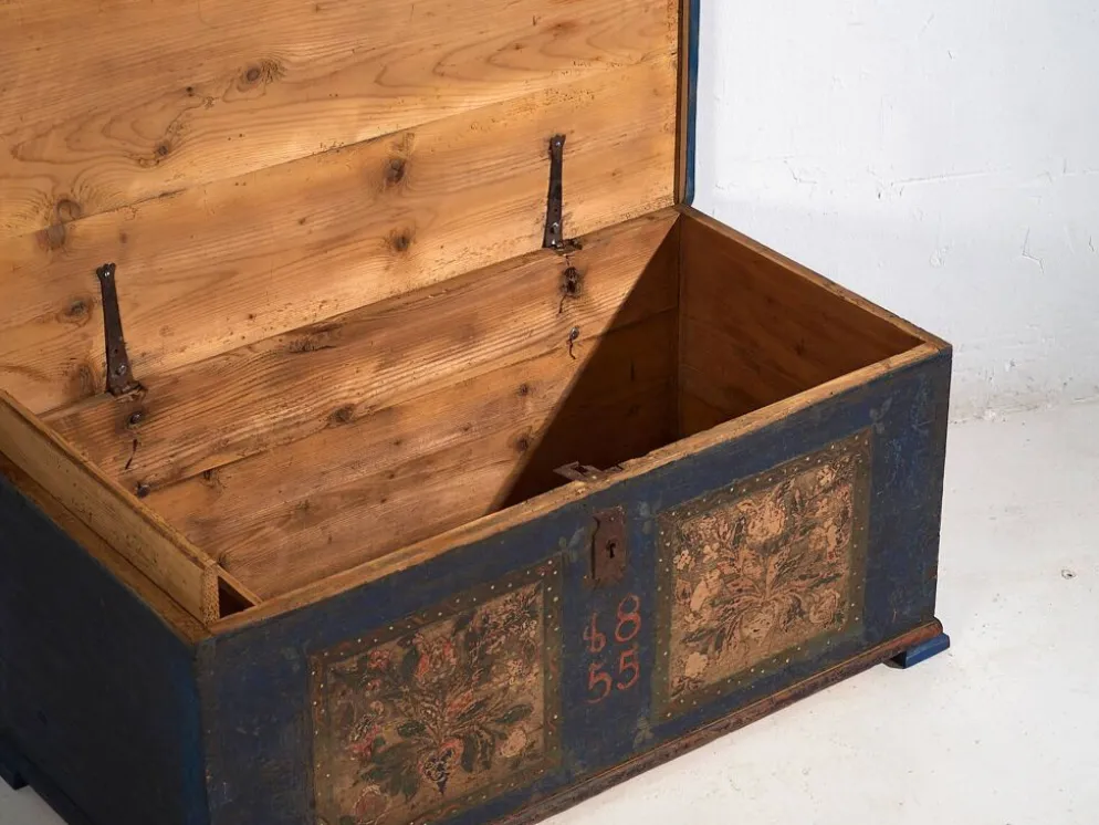 Malle de mariée ancienne bleu marine (année 1855)