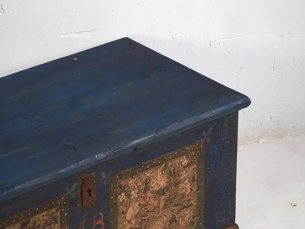Malle de mariée ancienne bleu marine (année 1855)