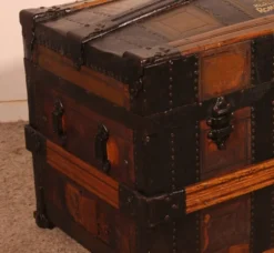 malle de voyage du début du 20° siècle en cuir et bois