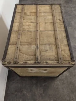 Malle de voyage en bois