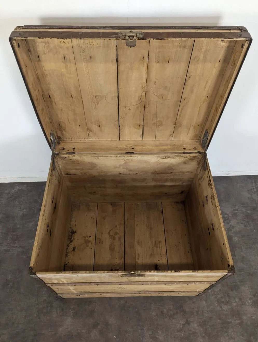 Malle de voyage en bois