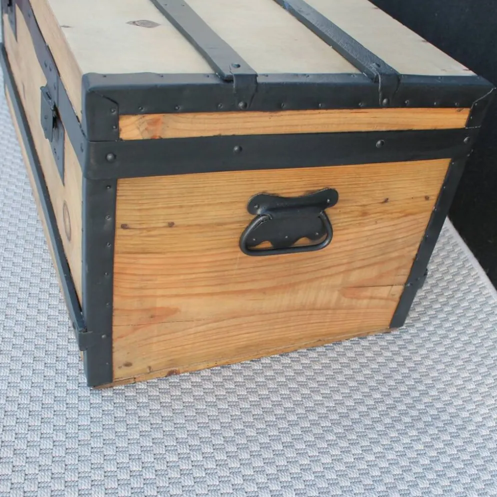 Malle de voyage en bois