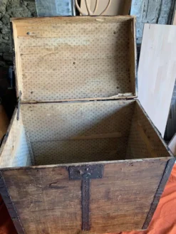 Malle de voyage en bois, XXème siècle