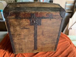 Malle de voyage en bois, XXème siècle