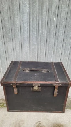 Malle de voyage en cuir époque 1900s