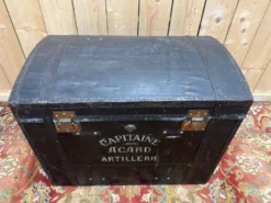 Malle de voyage militaire bombée – XIXe s. – Capitaine Acard Artillerie – C