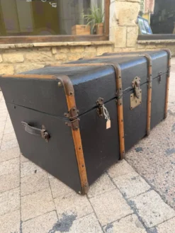 Malle de voyage noir et bois