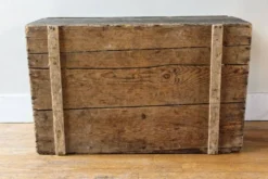 Malle en bois, amidon Le Chat Hoffmann