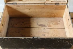 Malle en bois, amidon Le Chat Hoffmann