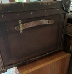 Malle en cuir année 1930