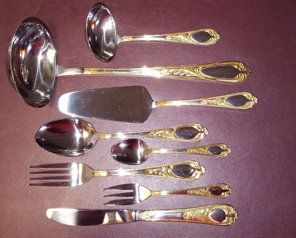 Mallette ménagère 70 pièces Besteke SBS Solingen en chrome nickel et dorée à l’or