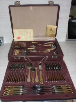 Mallette ménagère 70 pièces Besteke SBS Solingen en chrome nickel et dorée à l’or
