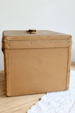 Malle vintage ocre – Coffre de rangement