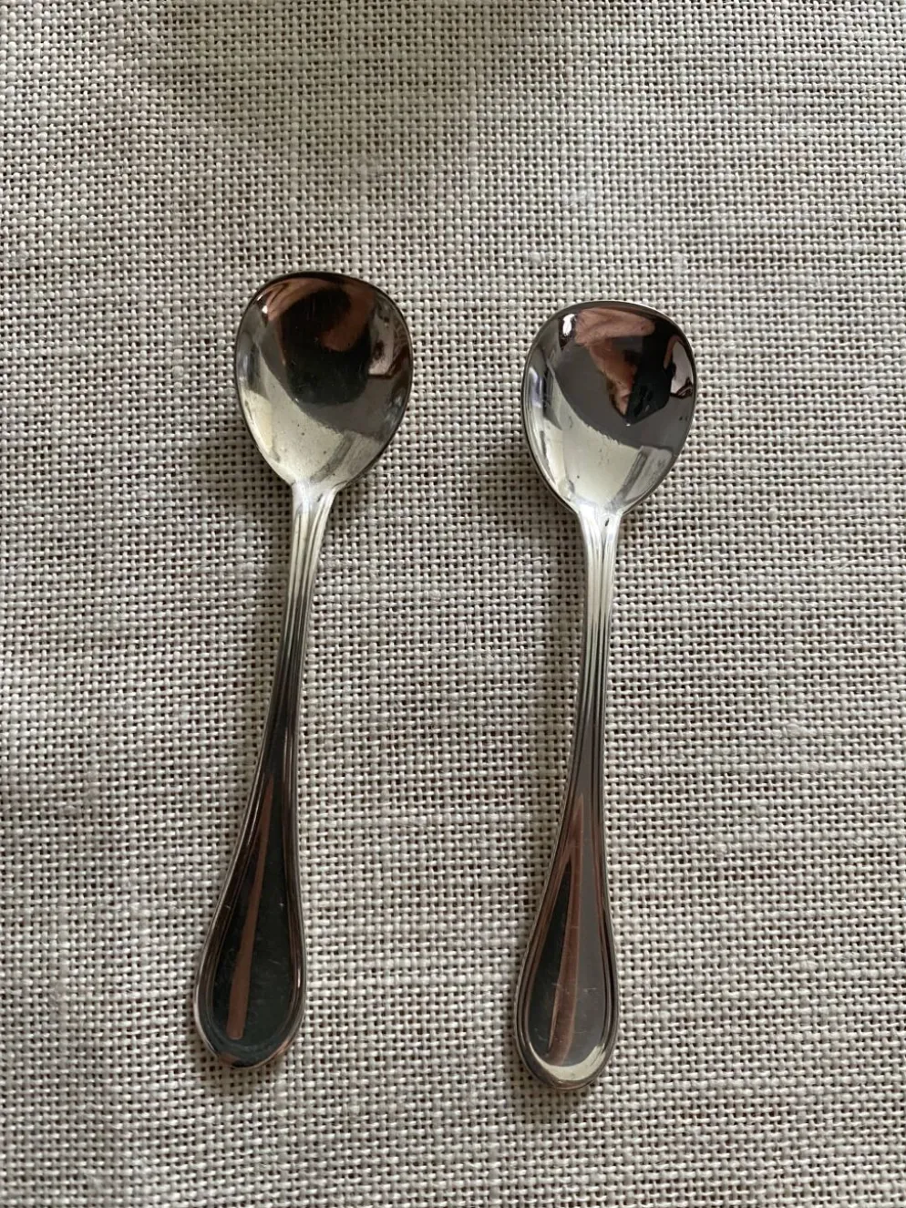 Mappin & Webb vintage, élégant service à condiments en métal argenté.