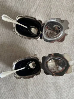 Mappin & Webb vintage, élégant service à condiments en métal argenté.