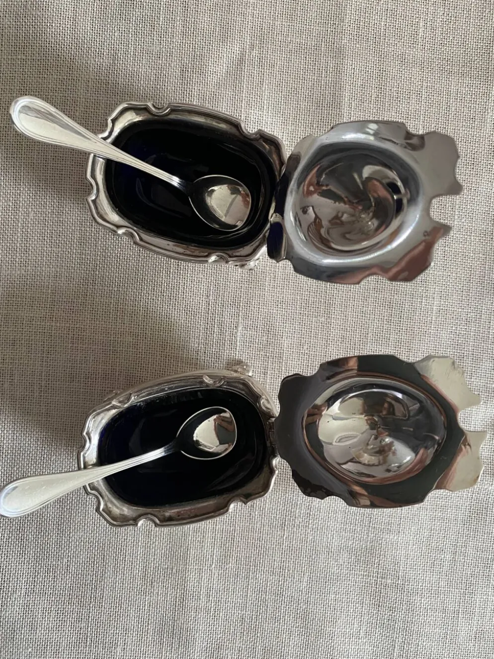 Mappin & Webb vintage, élégant service à condiments en métal argenté.
