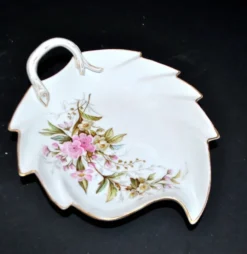 Meissen ravier coupelle décor fleurs rose peint en porcelaine signé Meissen