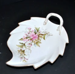 Meissen ravier coupelle décor fleurs rose peint en porcelaine signé Meissen