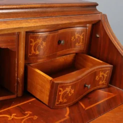 Meuble à abattant ancien en noyer avec incrustations d’érable, Italie, XXe siècle