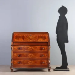Meuble à abattant ancien en noyer avec incrustations d’érable, Italie, XXe siècle