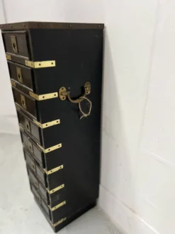 Meuble a huit petits tiroirs en bois noir XX Siècle