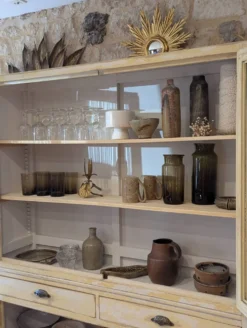 Meuble ancien de pharmacie