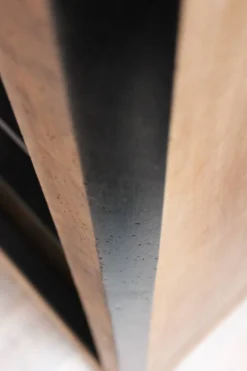 Meuble ancien en bois massif rénové – bibliothèque / vestiaire d’entrée