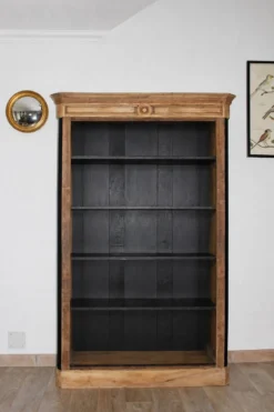 Meuble ancien en bois massif rénové – bibliothèque / vestiaire d’entrée
