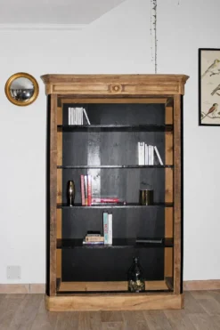 Meuble ancien en bois massif rénové – bibliothèque / vestiaire d’entrée