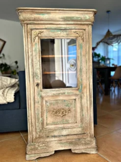 Meuble ancien Louis-Philippe à capot – patine artisanale