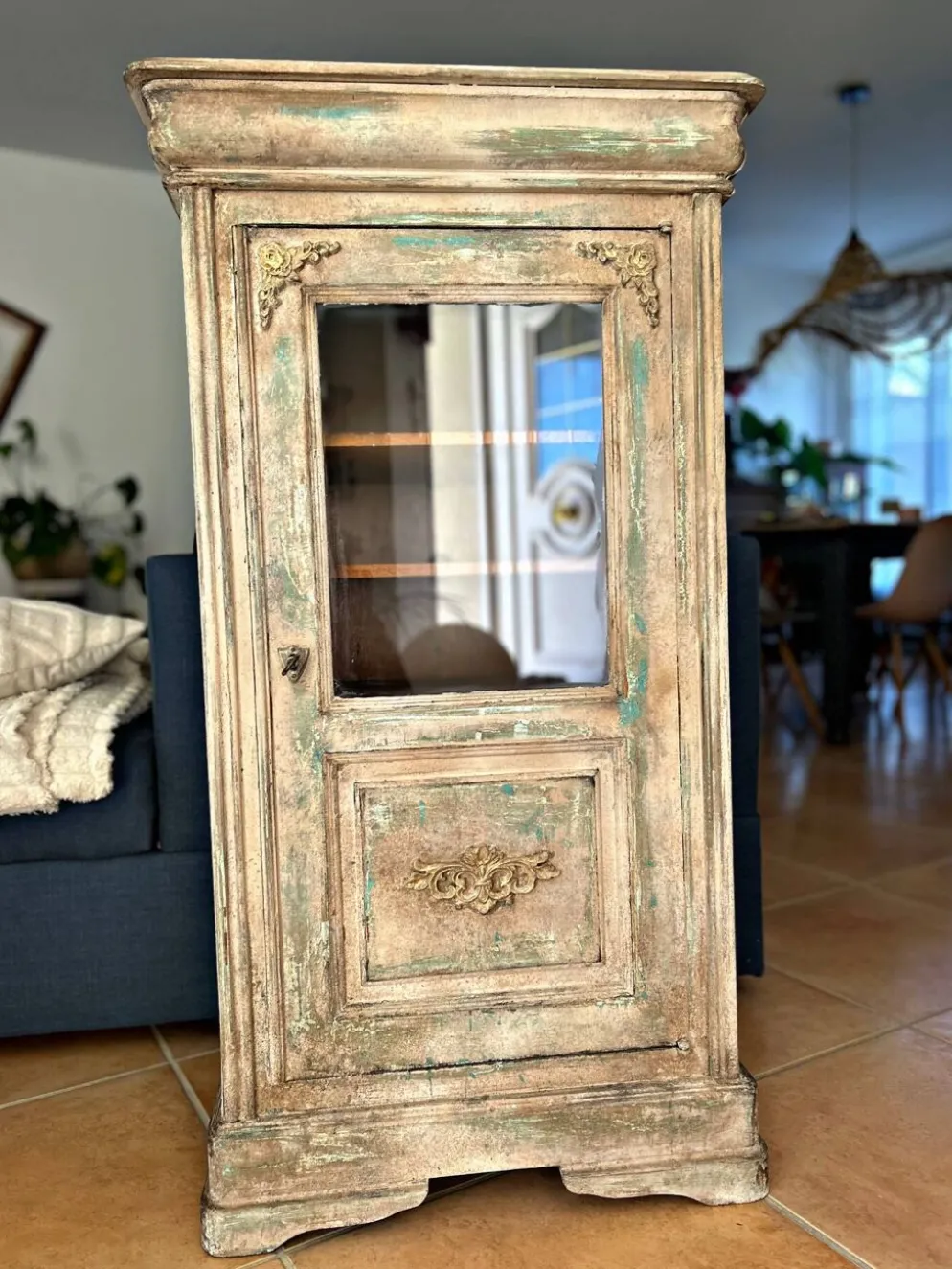 Meuble ancien Louis-Philippe à capot – patine artisanale