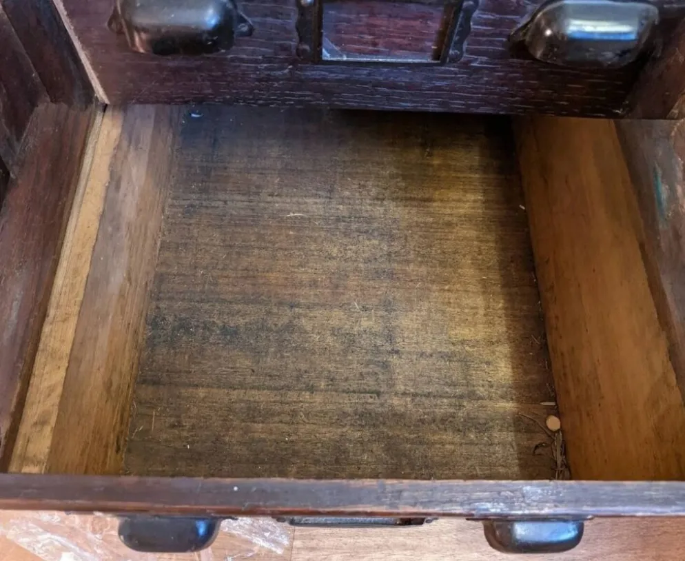 Meuble apothicaire vintage – Petit meuble à tiroirs en bois – Style in