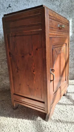 Meuble Art Déco années 1930 – Sculpté, metal, bois massif