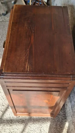Meuble Art Déco années 1930 – Sculpté, metal, bois massif