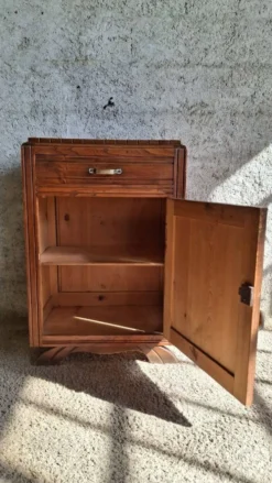 Meuble Art Déco années 1930 – Sculpté, metal, bois massif