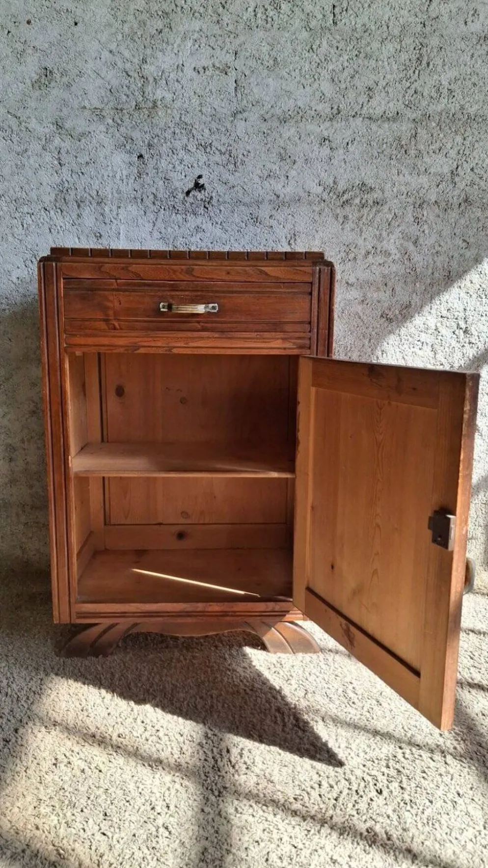 Meuble Art Déco années 1930 – Sculpté, metal, bois massif