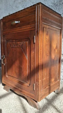 Meuble Art Déco années 1930 – Sculpté, metal, bois massif