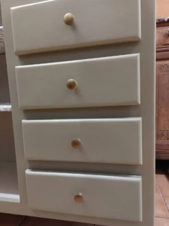 Meuble asymétrique