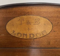 Meuble a tiroir de style Anglais XX siècle