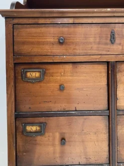 Meuble a tiroir de style Anglais XX siècle