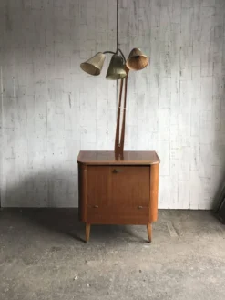 Meuble-bar Art Déco en noyer marron avec lampe intégrée et trois prises, 1950s