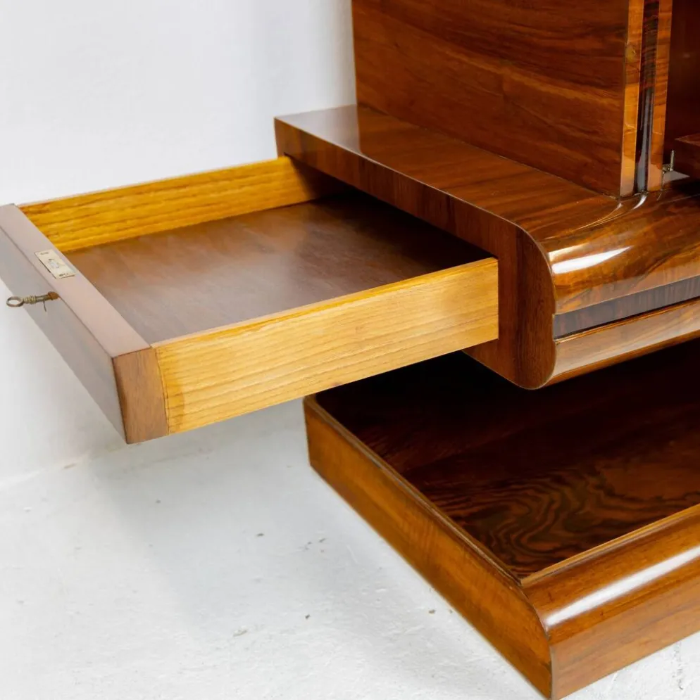Meuble bar Art Déco en noyer, Wilhelm Mosurski - années 30
