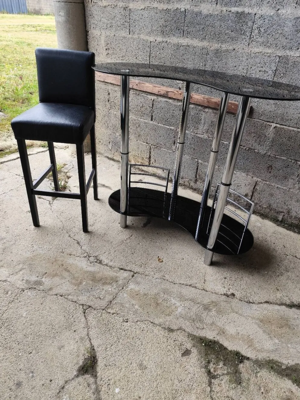 Meuble bar avec un tanouret